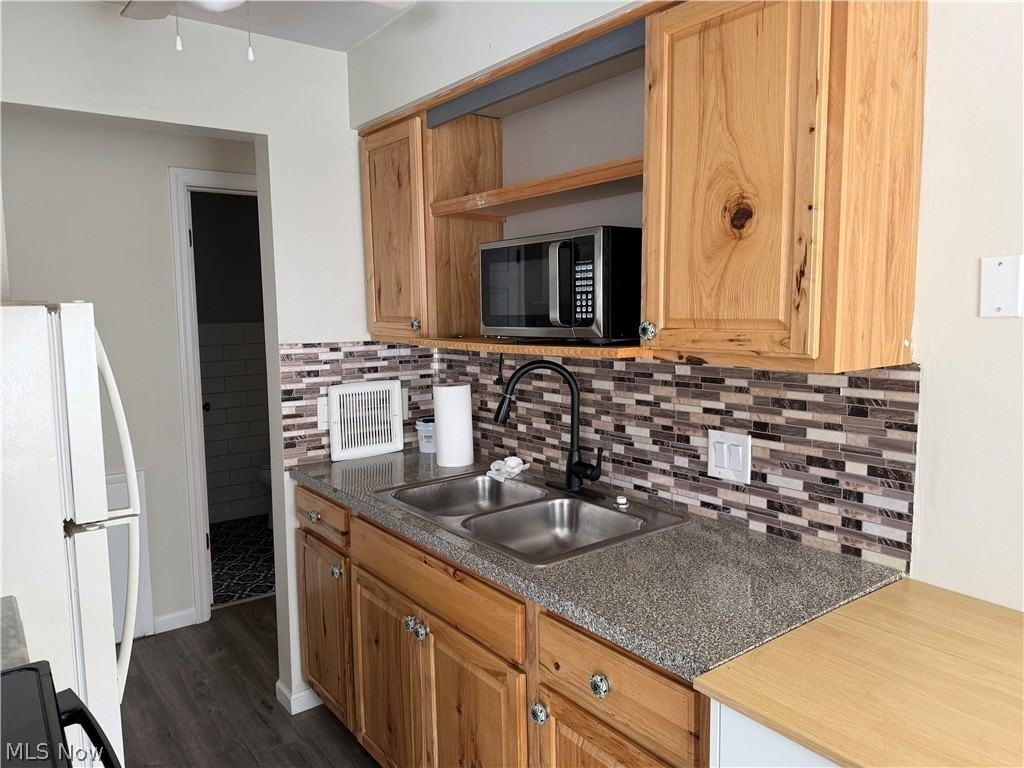 421 Tollis Pkwy #246B - Photo 5 of 11