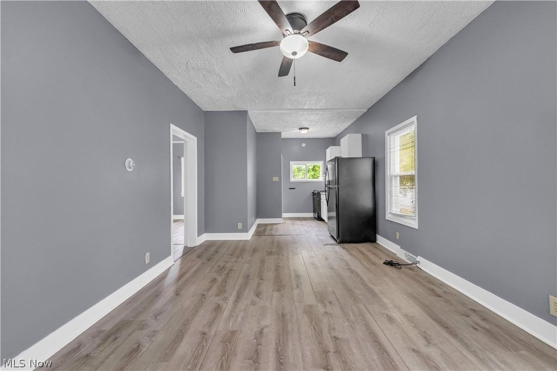 22576 Coulter Ave - Photo 4 of 19