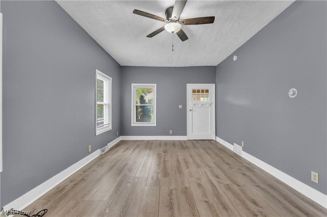 22576 Coulter Ave - Photo 6 of 19
