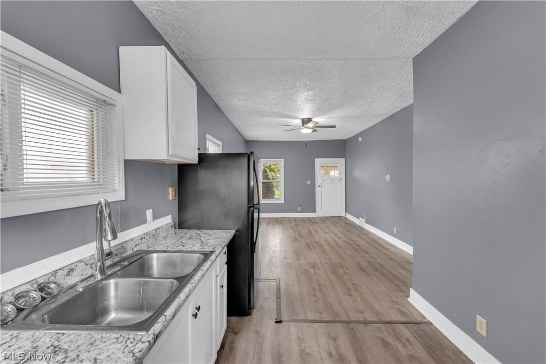 22576 Coulter Ave - Photo 7 of 19