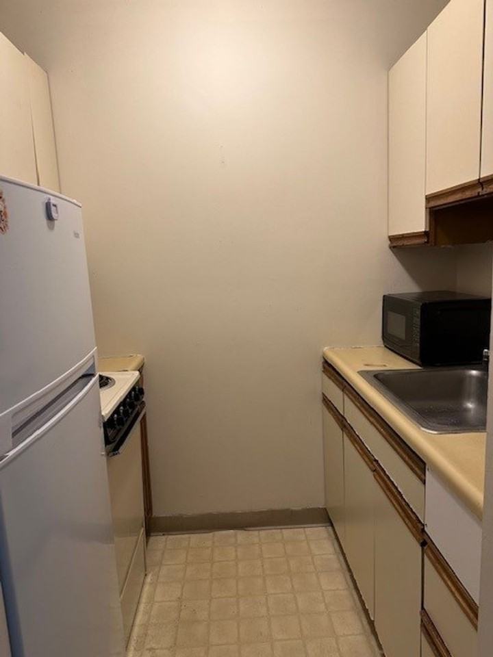213 N 2nd St #C1 - Photo 6 of 9