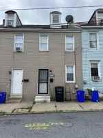 featured image of 621 Dauphin St