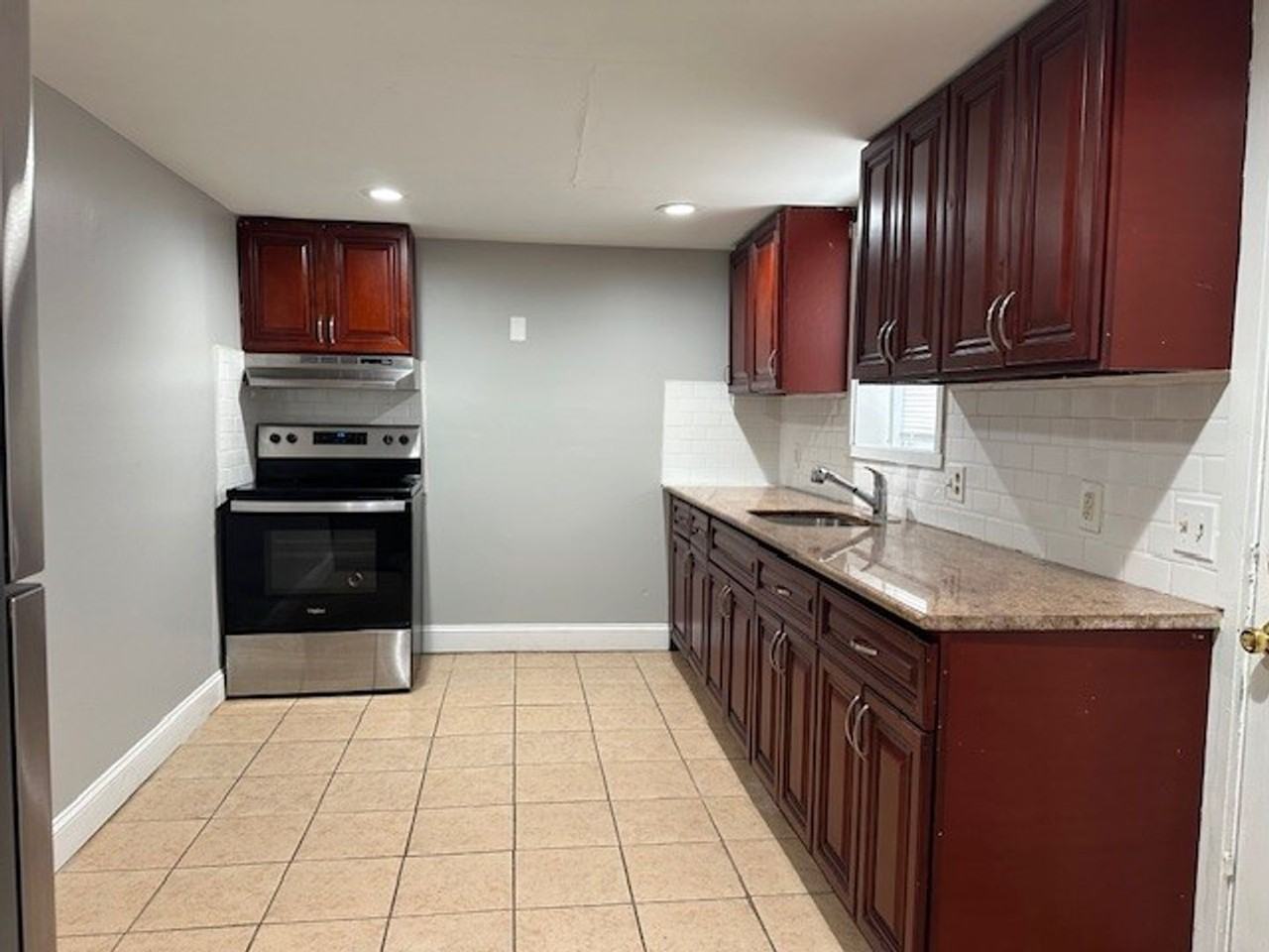 621 Dauphin St - Photo 6 of 15