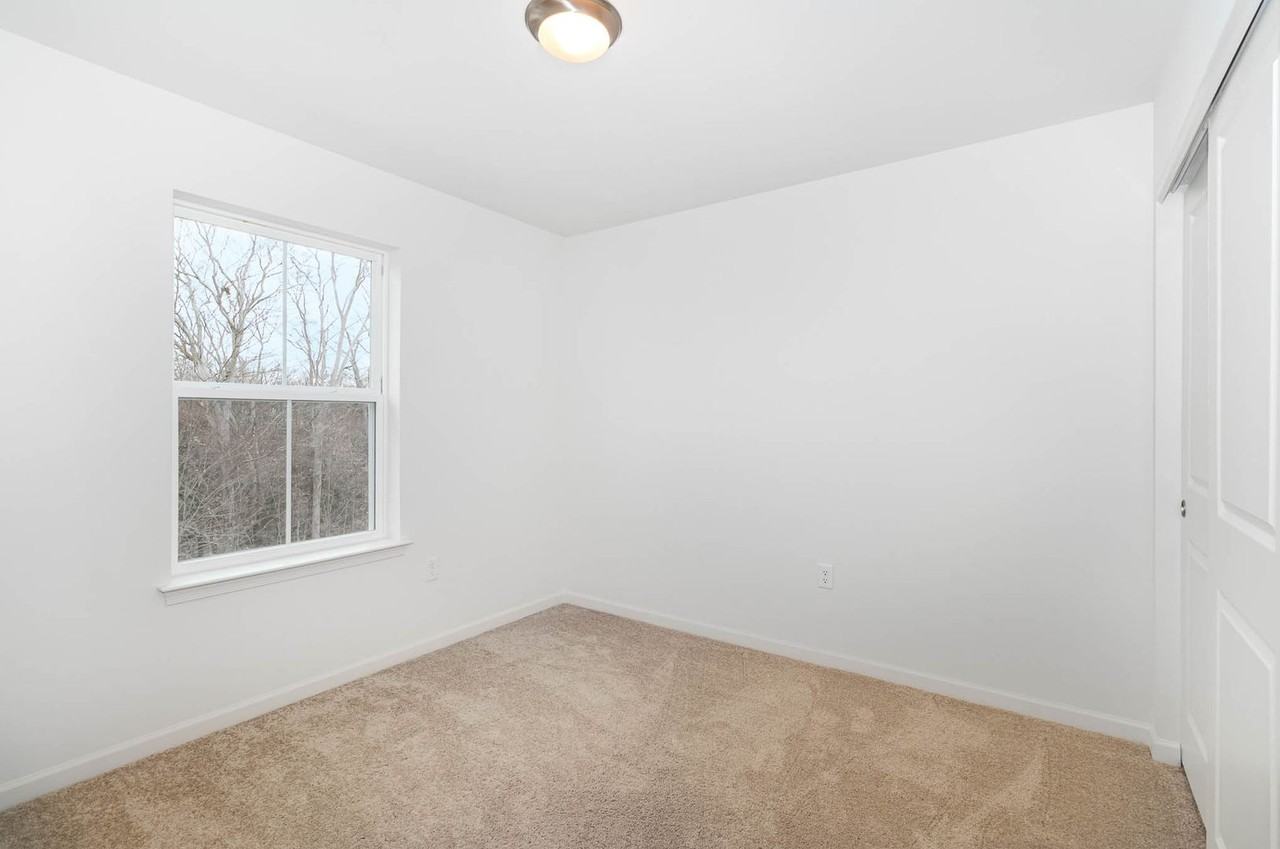 8143 Kelly Dr - Photo 3 of 47