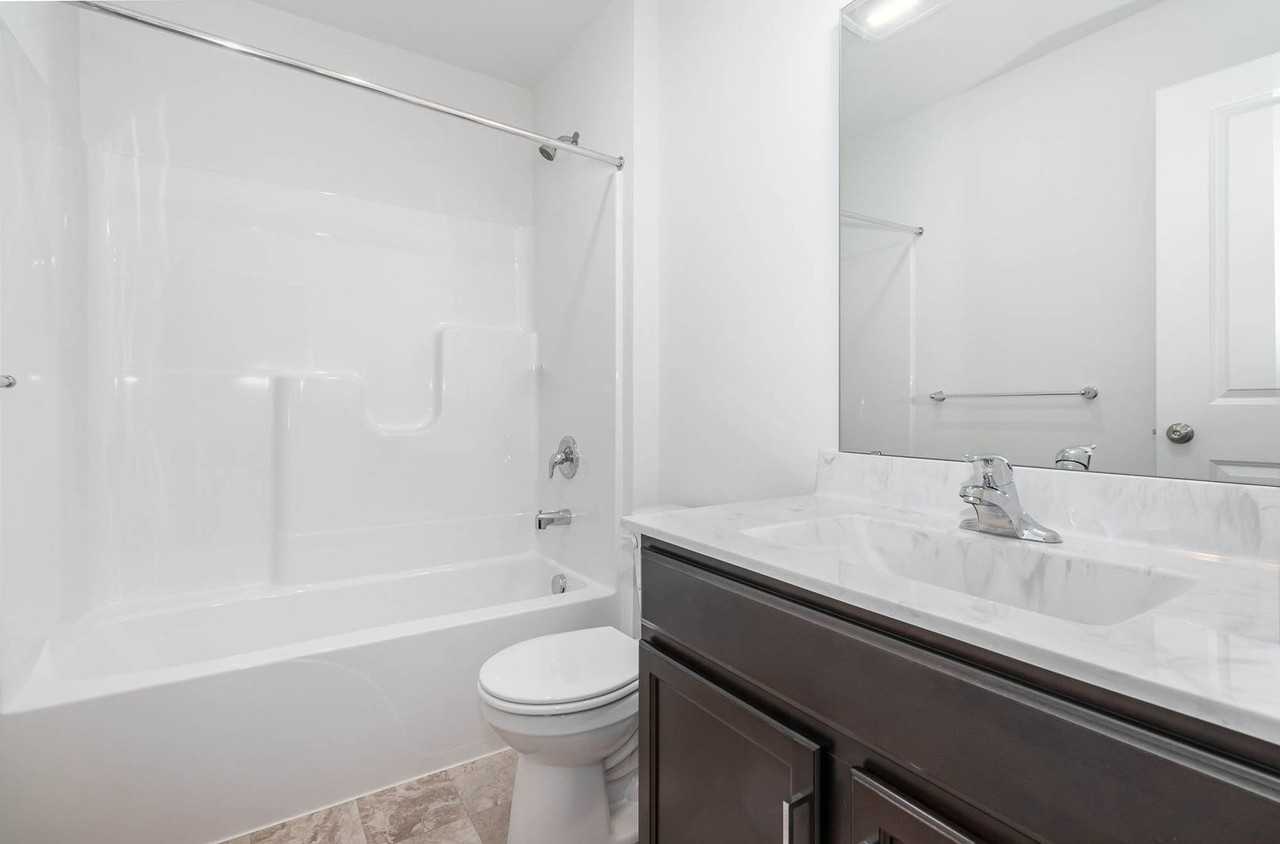 8143 Kelly Dr - Photo 5 of 47