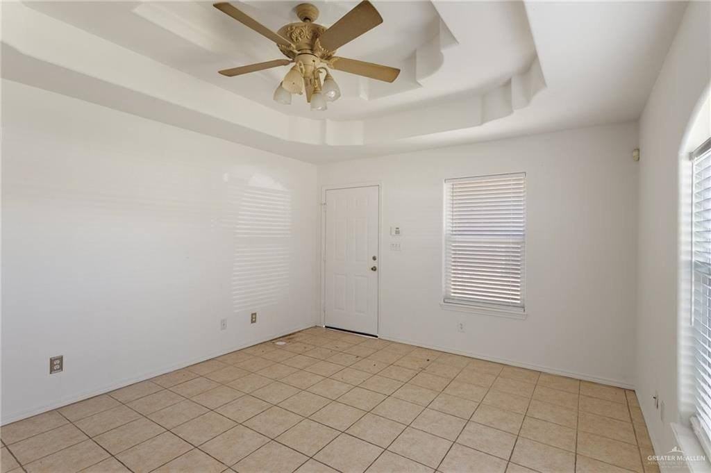 705 W Bronze Dr - Photo 2 of 11