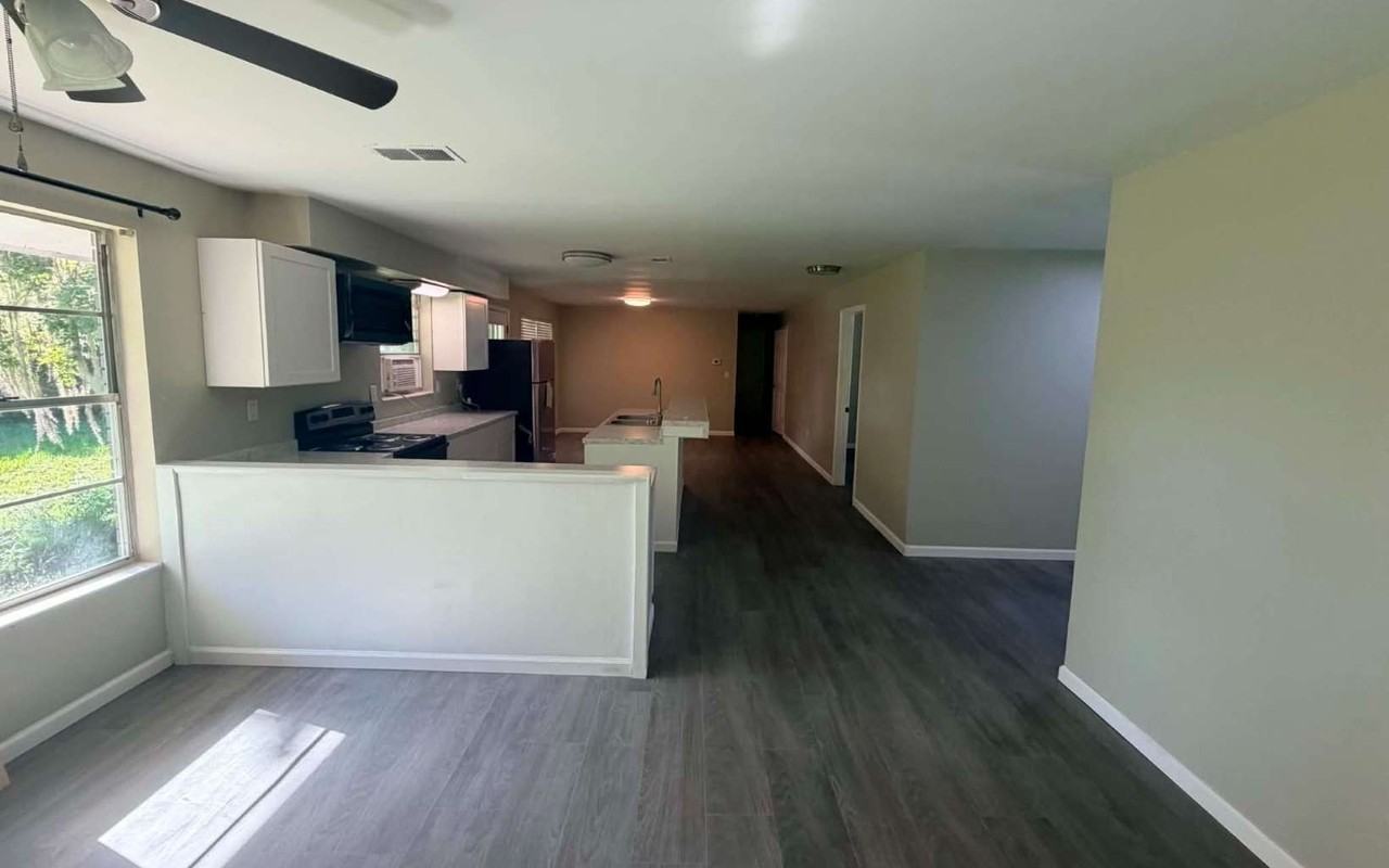 471 Sw Theresa Ct - Photo 2 of 10