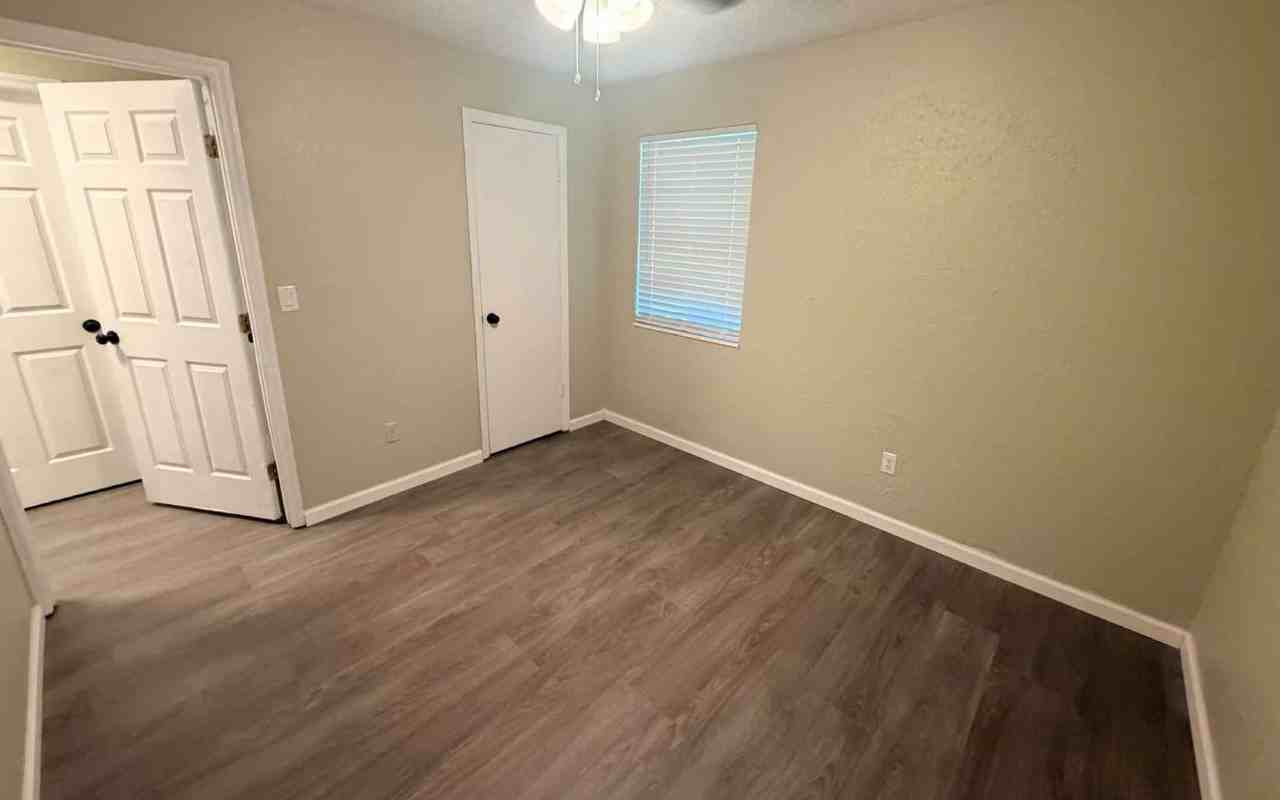 471 Sw Theresa Ct - Photo 5 of 10