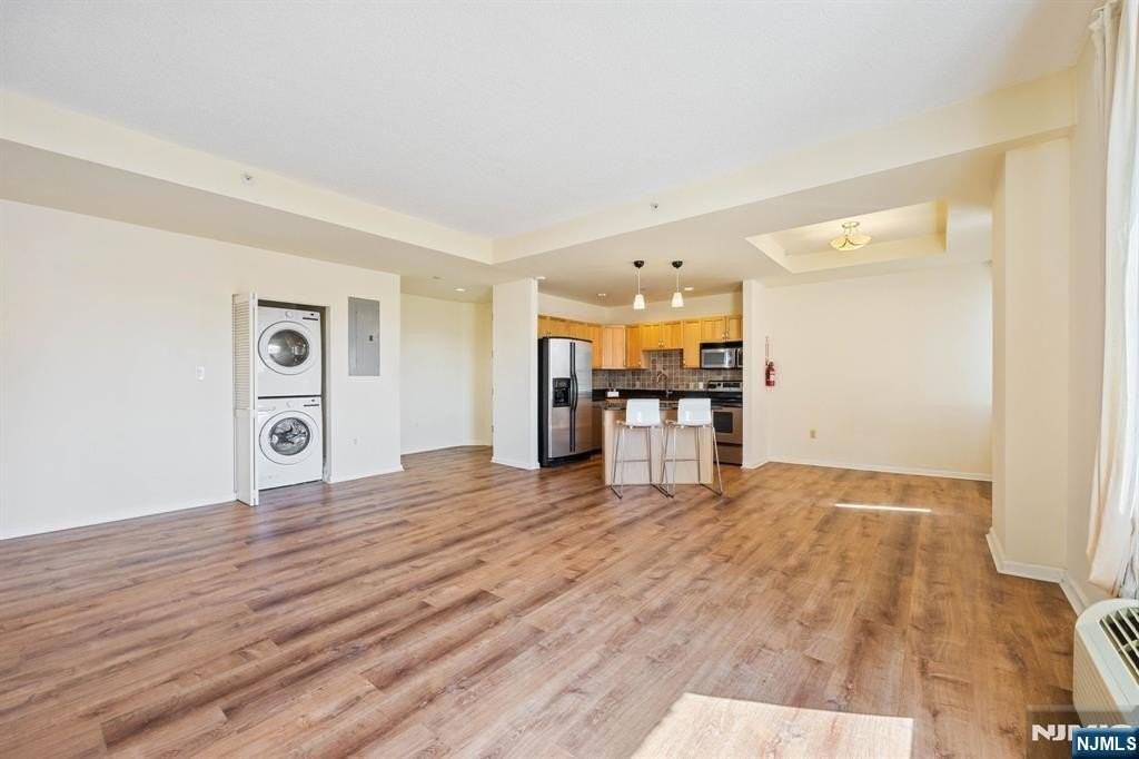 399 11th St #301 - Photo 3 of 18