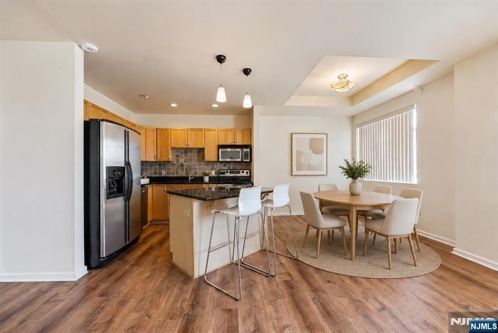 399 11th St #301 - Photo 7 of 18