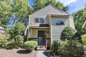 featured image of 7 Mockingbird Ct