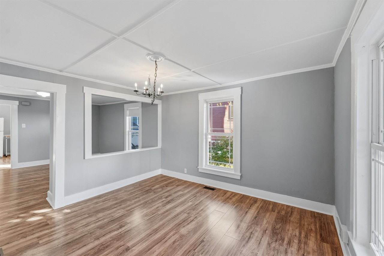 41 Beacon St - Photo 3 of 22