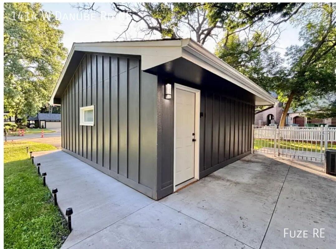 1414 W Danube Rd - Photo 2 of 20