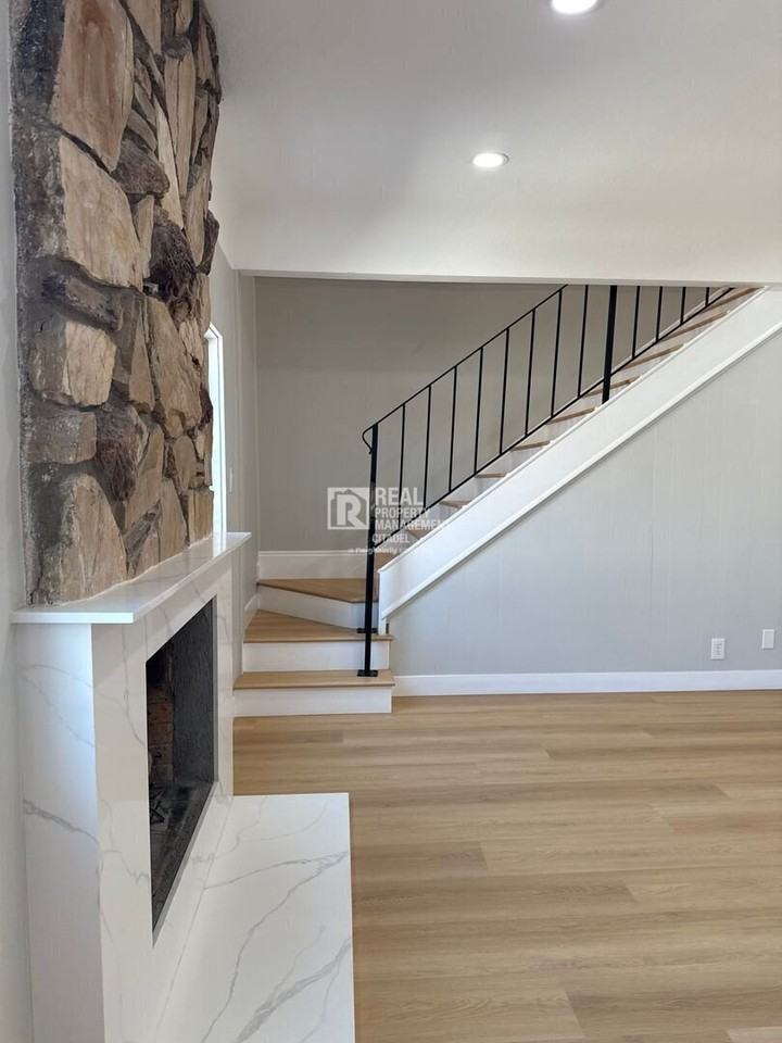 15359 Eucalyptus Ave - Photo 2 of 19