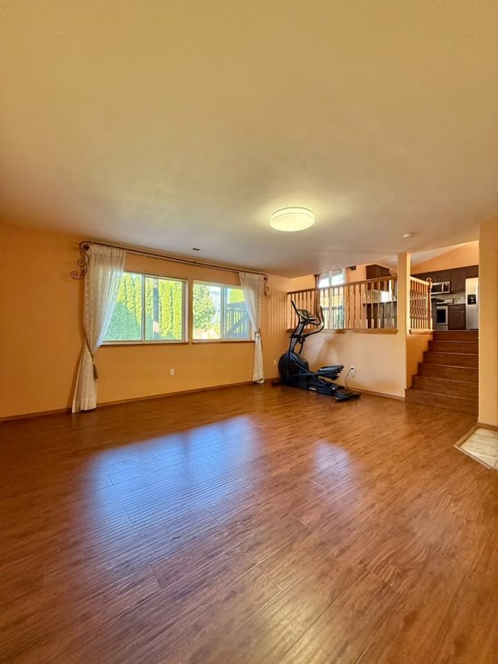 1605 E Calkins Ave - Photo 5 of 14