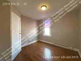 featured image of 229 N 8th St #3U