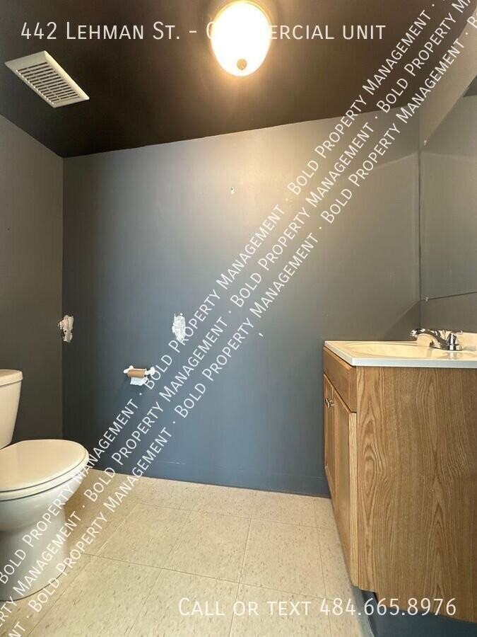 442 Lehman St - Photo 4 of 18