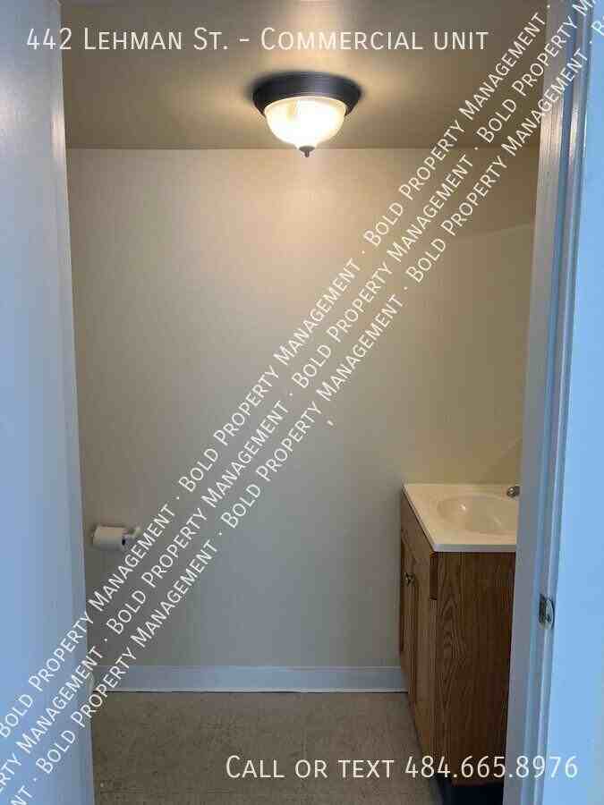 442 Lehman St - Photo 6 of 18