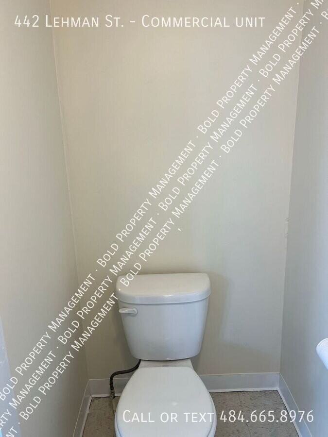 442 Lehman St - Photo 7 of 18