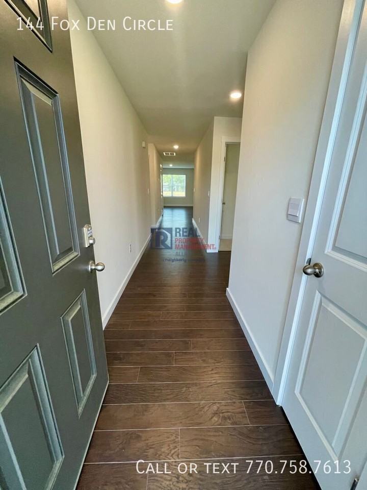 144 Fox Den Cir - Photo 2 of 13