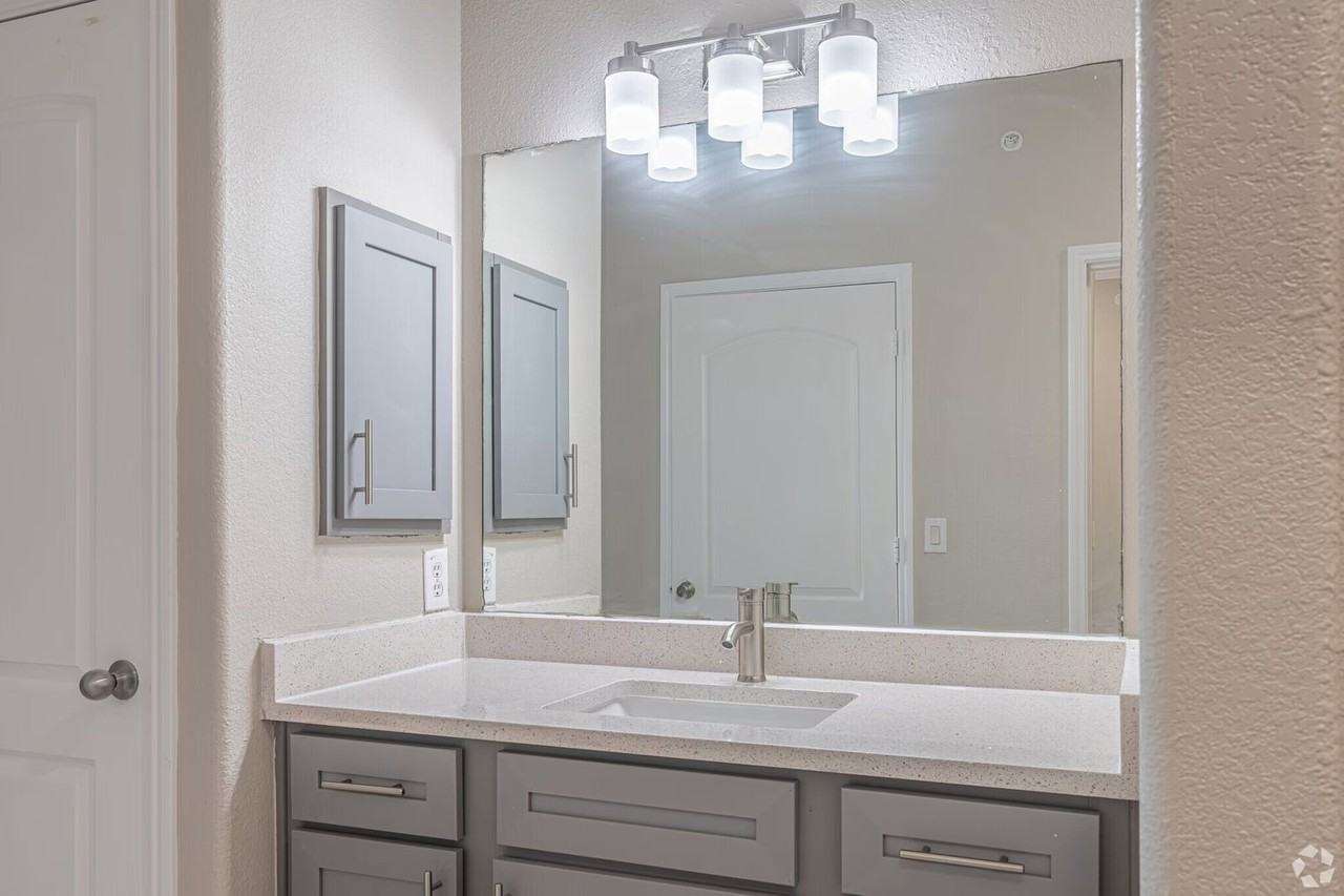501  Sarah Deel Drive #TL1 - Photo 4 of 5