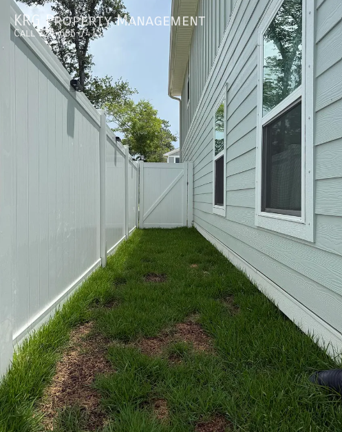 1001 Mclaren Cir - Photo 2 of 14