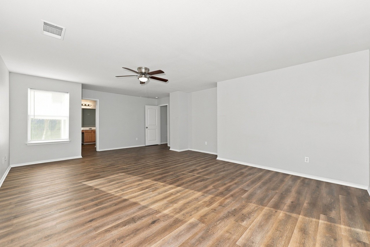 1409 Mission Hills Ln - Photo 5 of 10