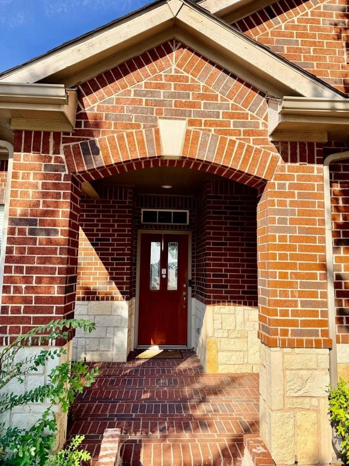 717 Beau Dr - Photo 2 of 18
