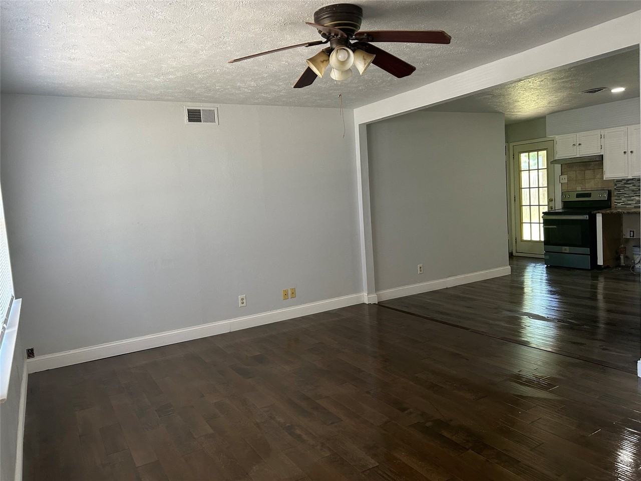 13836 Stardust Ln - Photo 2 of 17