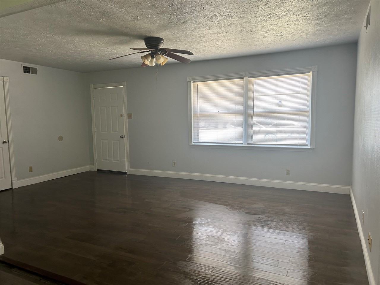 13836 Stardust Ln - Photo 3 of 17
