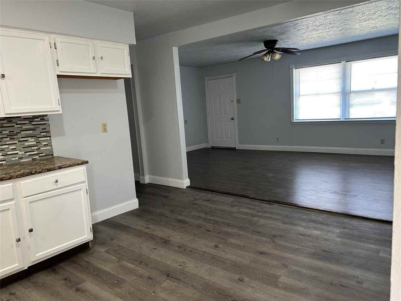 13836 Stardust Ln - Photo 5 of 17