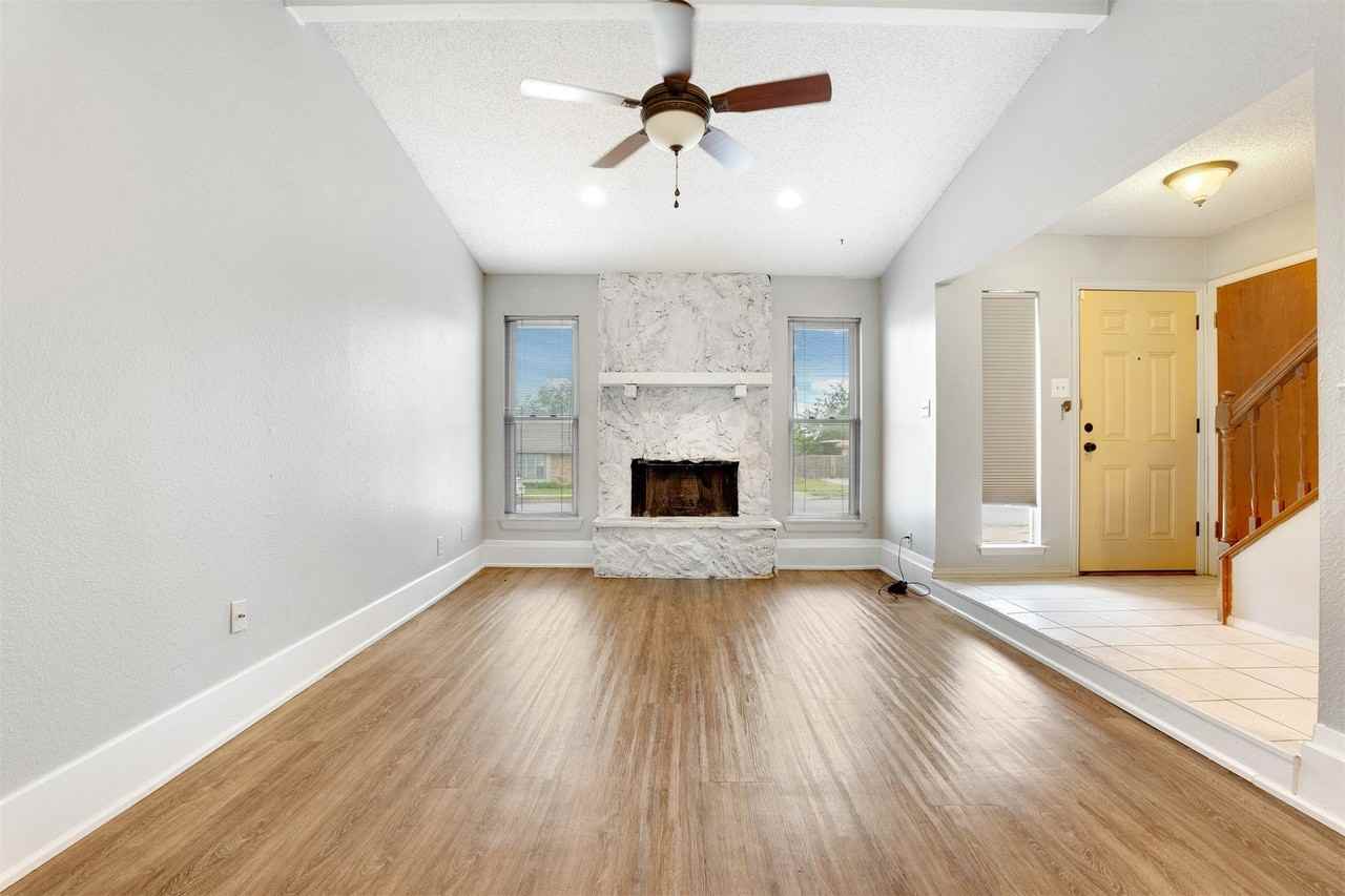 7044 Crosstimbers Ln - Photo 5 of 24