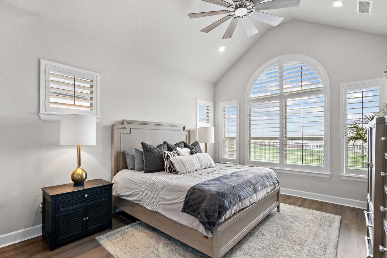 2325 Offerande Dr - Photo 4 of 39
