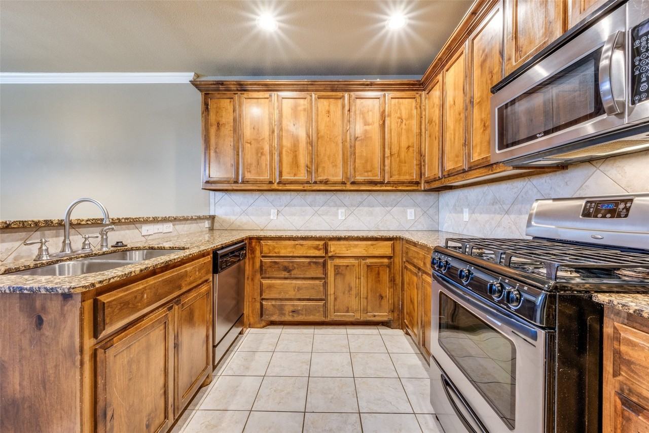 212 Bolivar St #201 - Photo 4 of 12