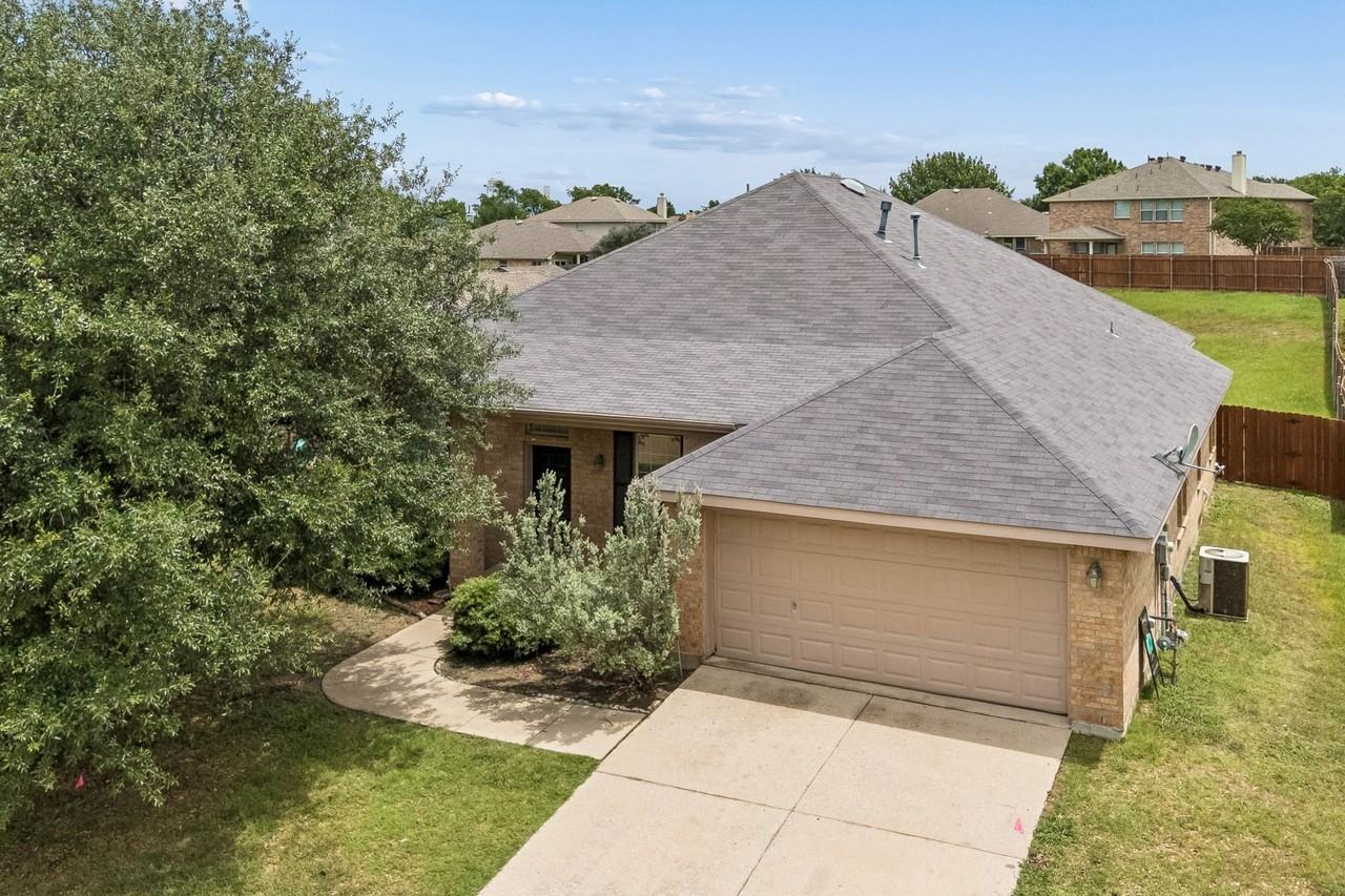 1209 Stone Ln - Photo 5 of 40