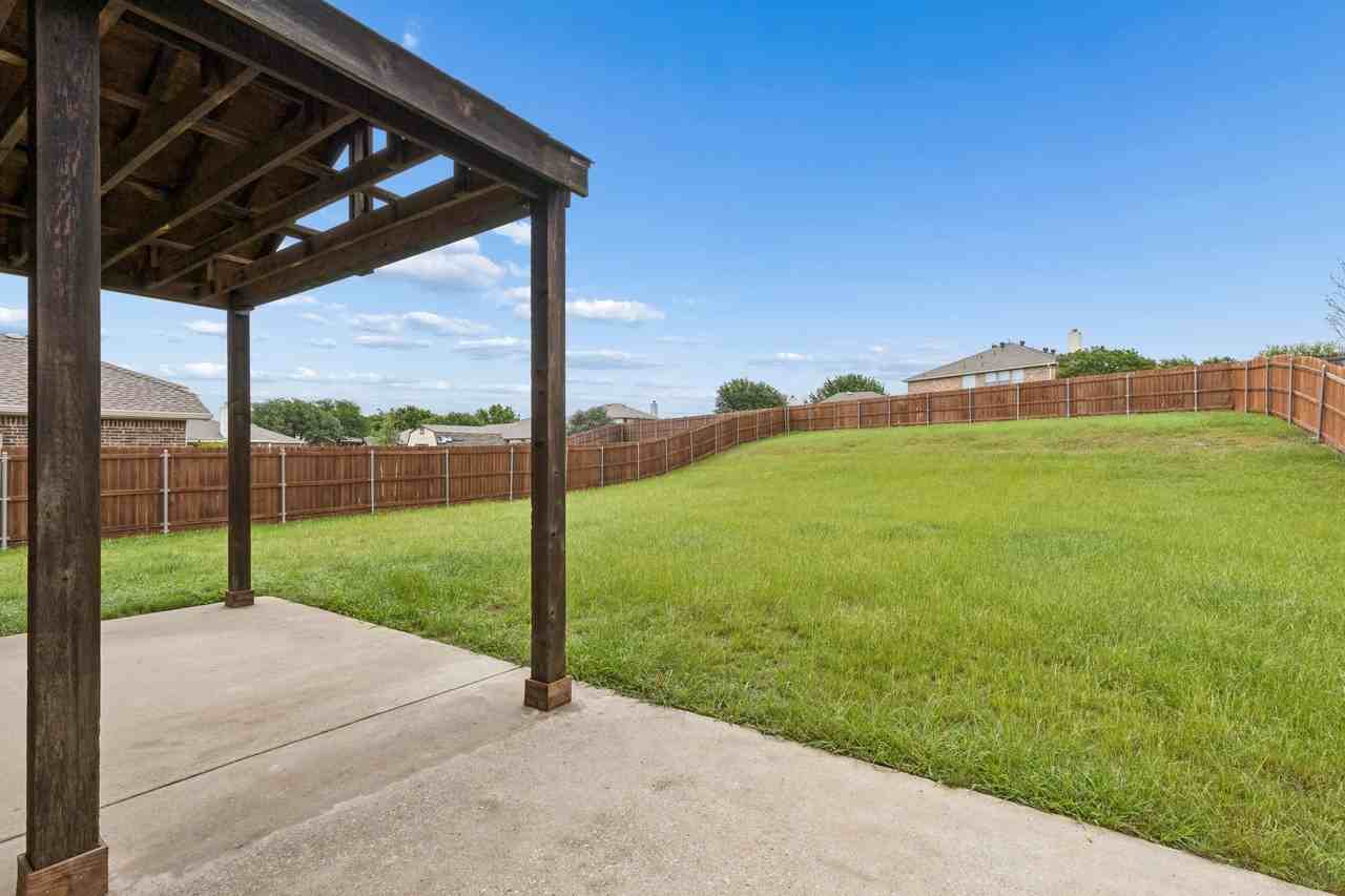 1209 Stone Ln - Photo 7 of 40