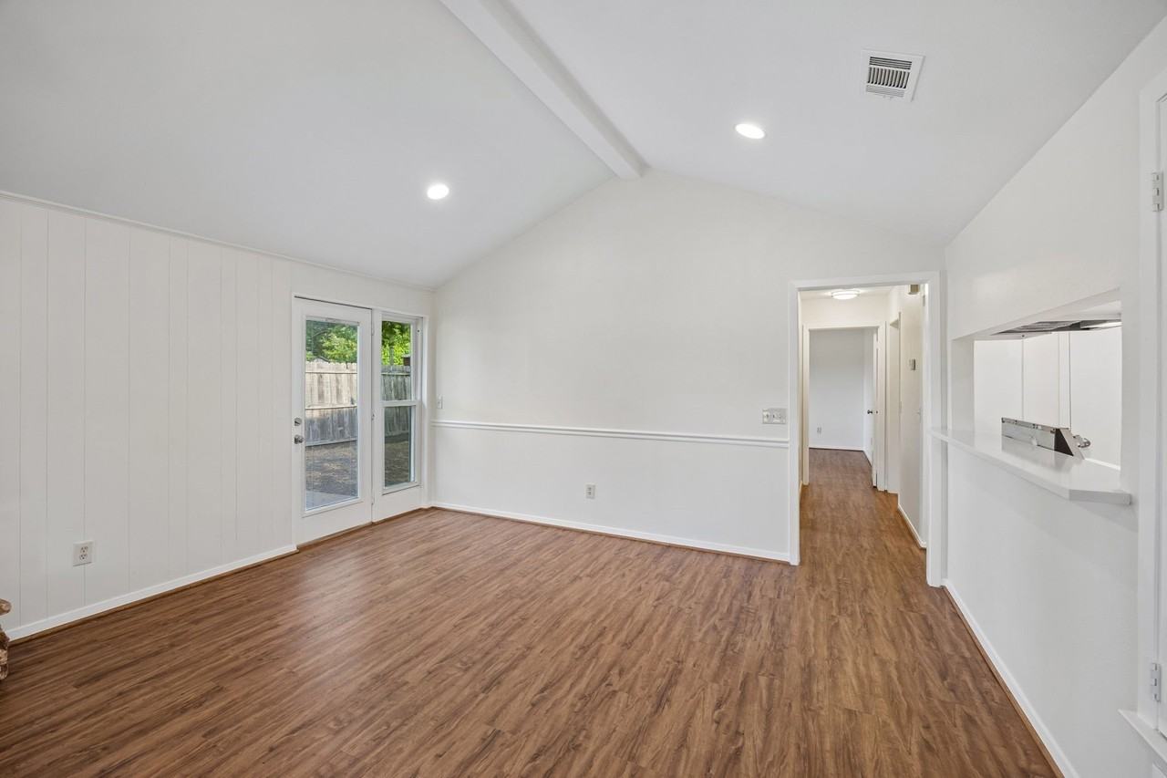 1613 19th St - Photo 6 of 25