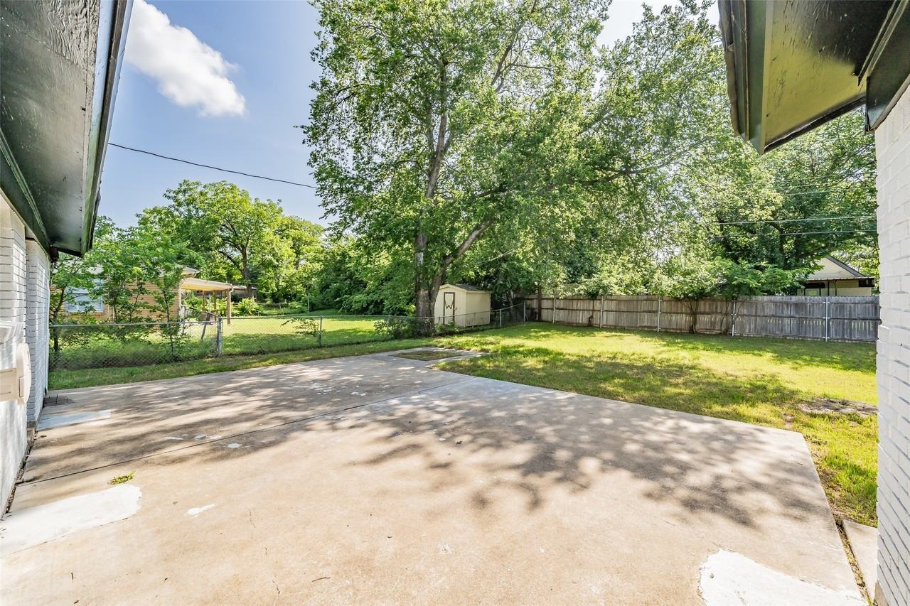 4920 Colorado Blvd - Photo 5 of 40