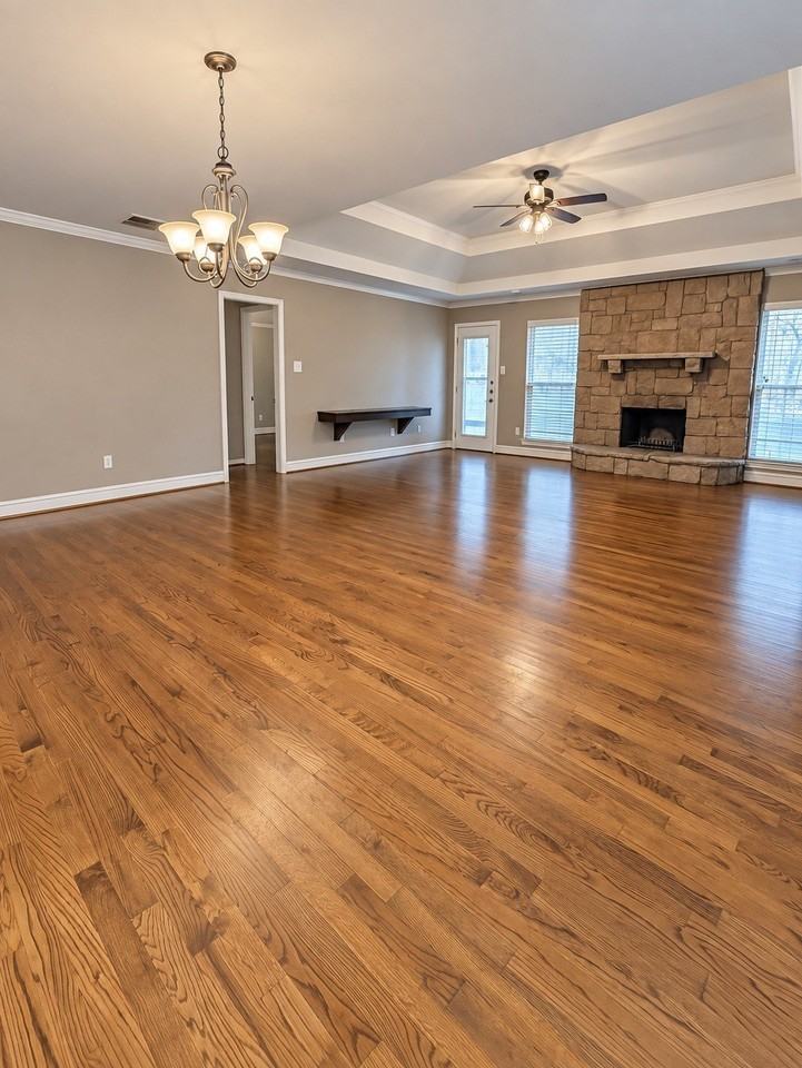 4916 Canberra Ln - Photo 3 of 19
