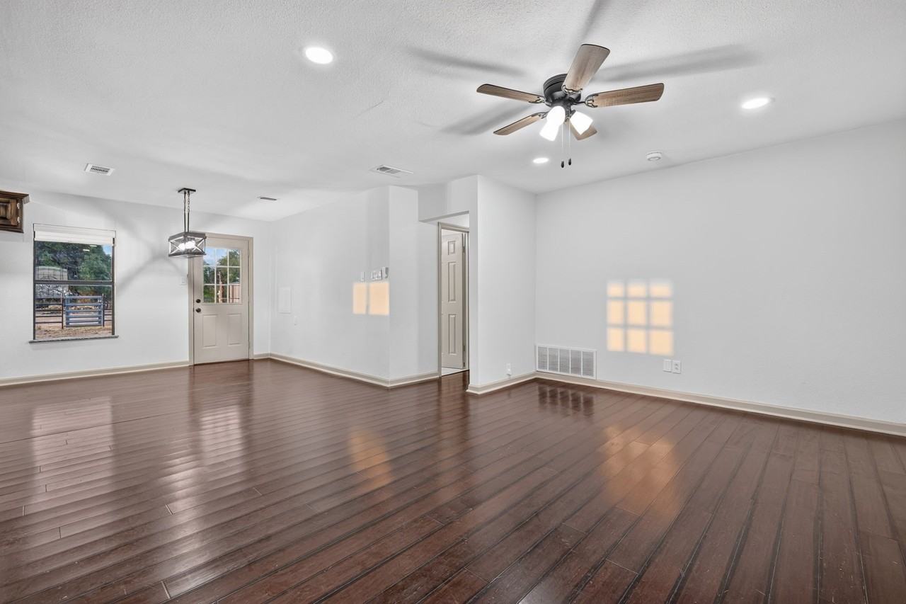1095 County Road 407 - Photo 3 of 31