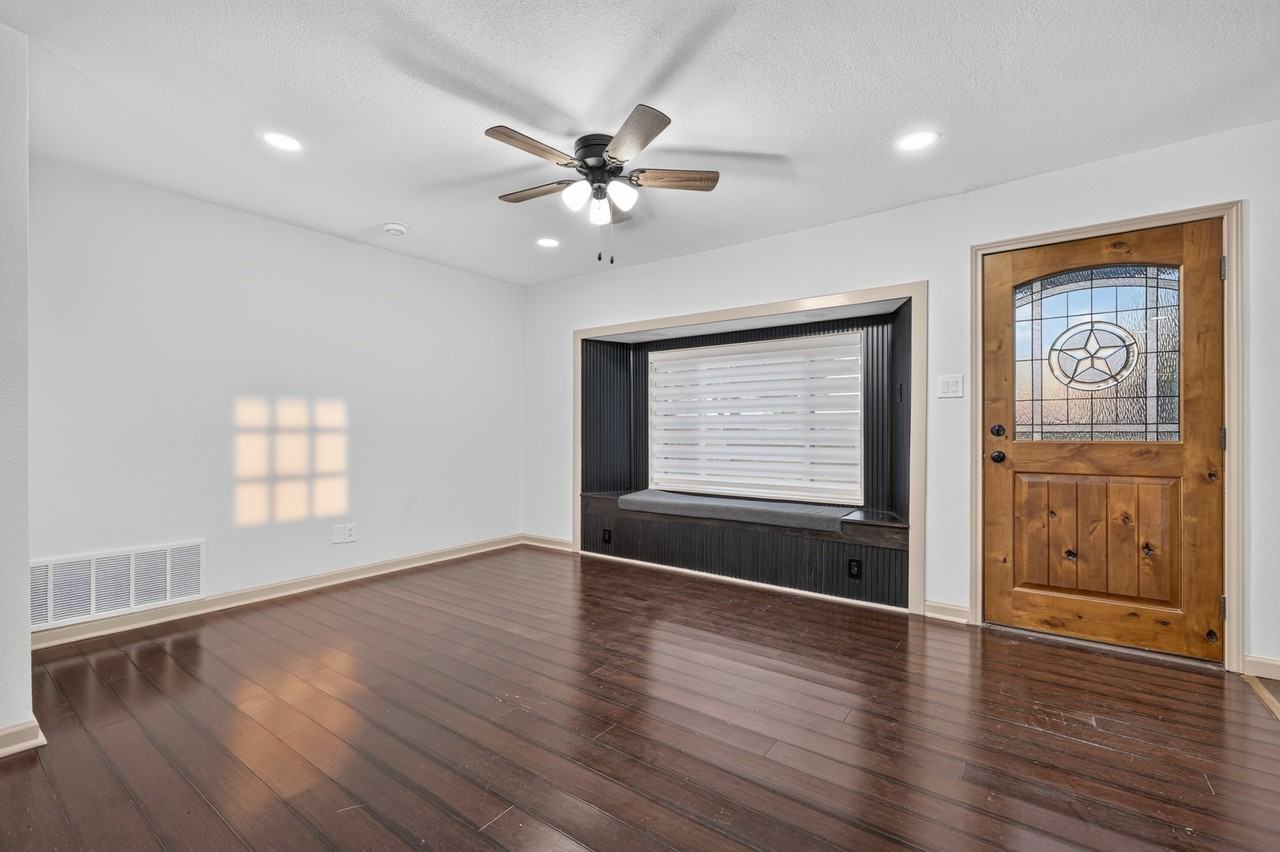 1095 County Road 407 - Photo 5 of 31