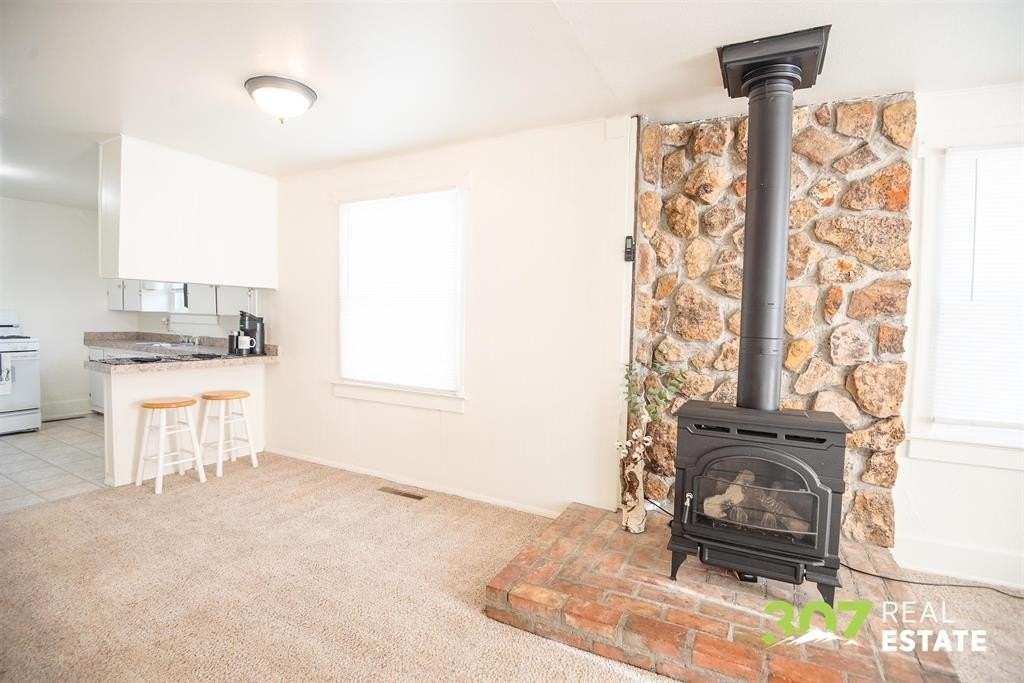 225 S Cheyenne St - Photo 5 of 40