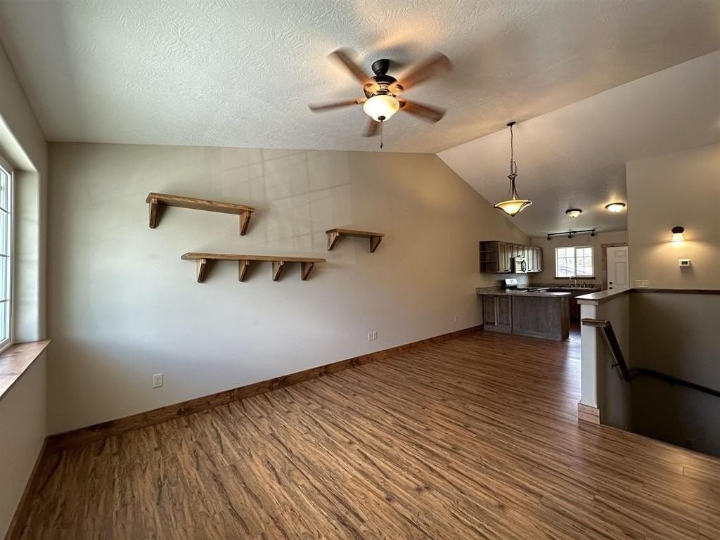 1632 Stella Ct - Photo 4 of 25
