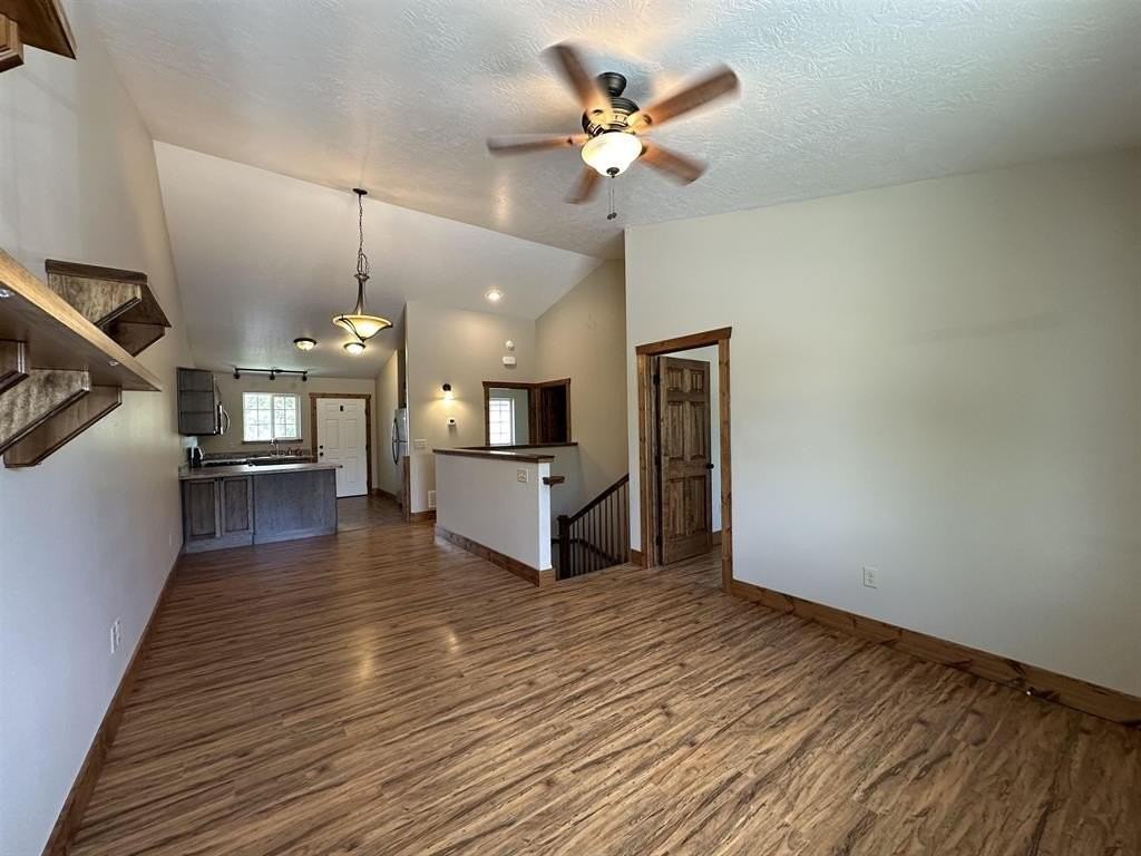1632 Stella Ct - Photo 5 of 25