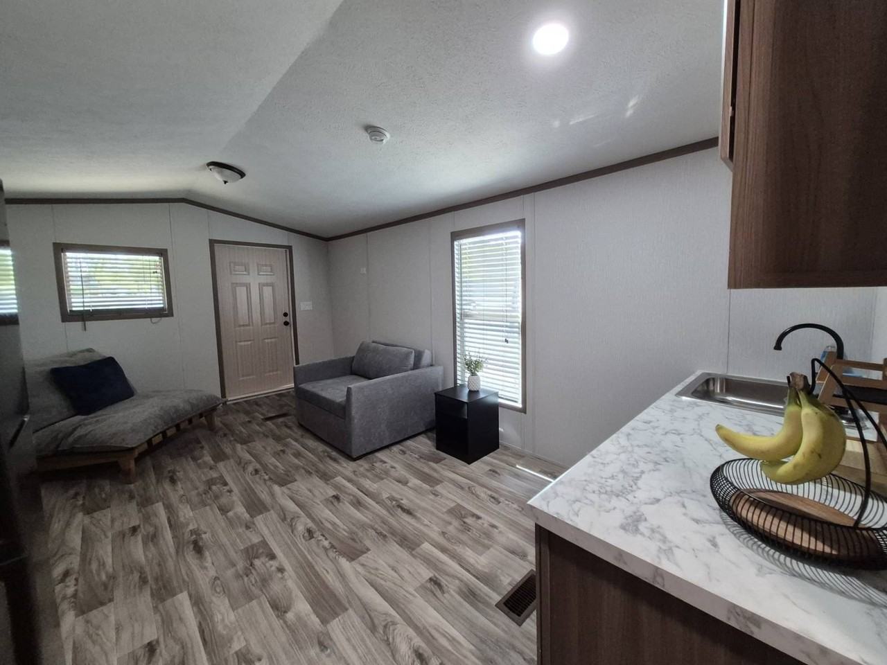 116 Florida Ln - Photo 4 of 14