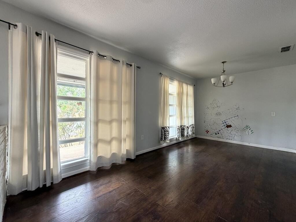 312 Mcknight Dr - Photo 3 of 17