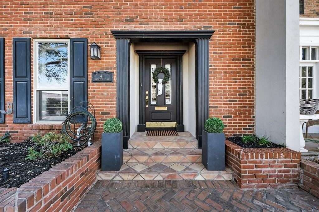 41 Lafayette Pl - Photo 3 of 32