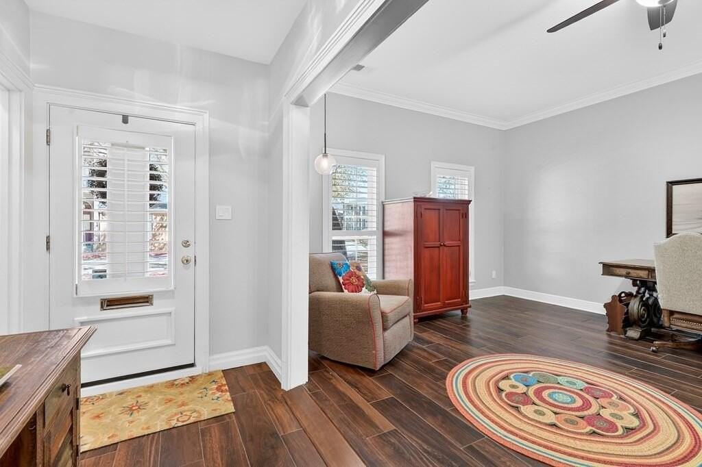 41 Lafayette Pl - Photo 5 of 32