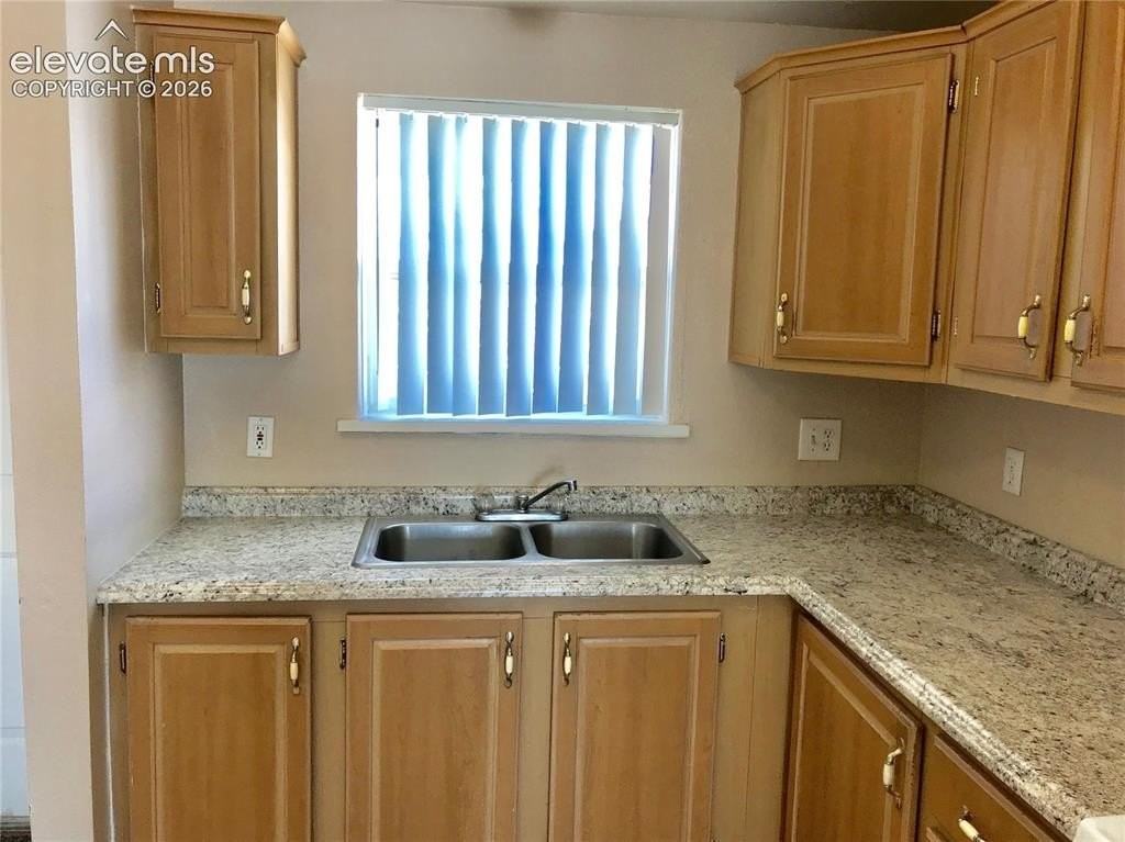 325 E Galena Ave #123 - Photo 4 of 12