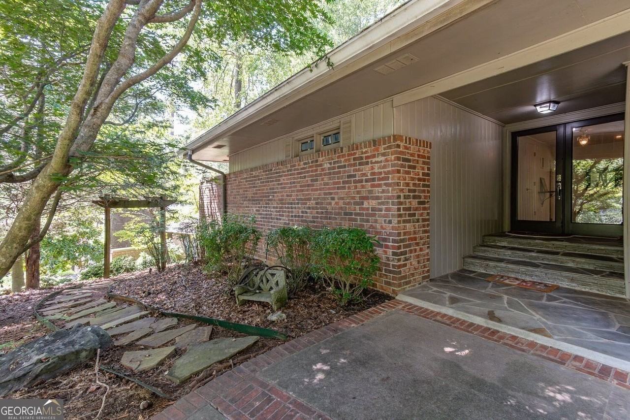 300 Cedar Knoll Ct - Photo 3 of 14